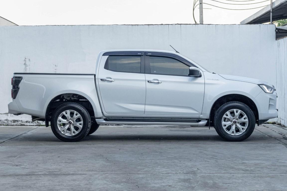 Isuzu Dmax Cab4 Hilander 1.9 Z M/T 2022 *RK2022*